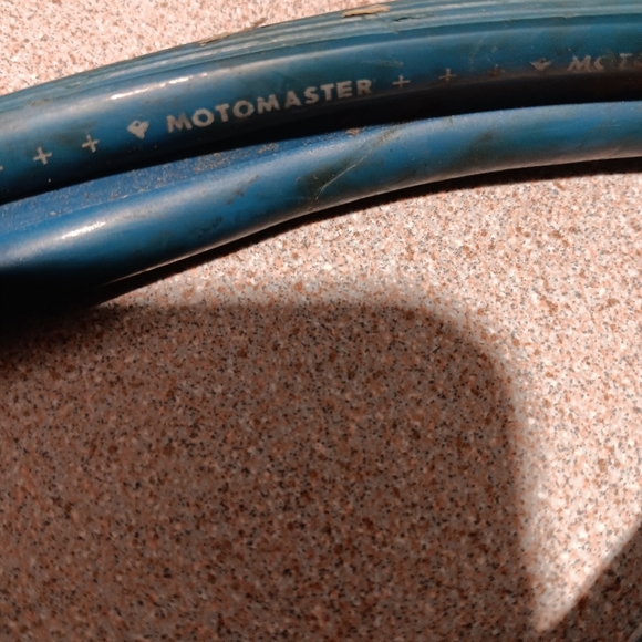 Xtra heavy duty booster cables   but some discoloration on tips - Picture 2 of 5